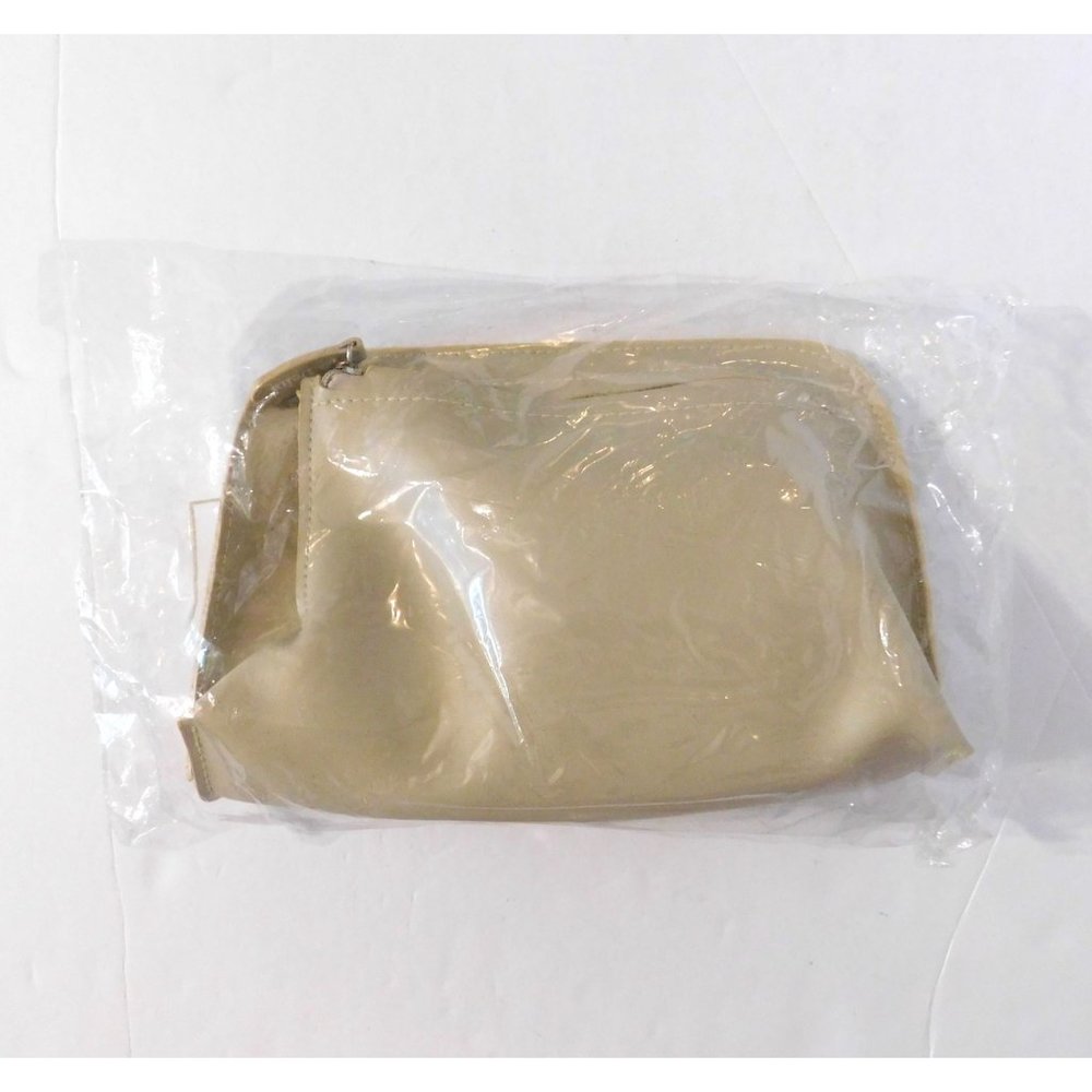 Delta Airlines Travel Amenity Kit Beige Soft Bag Zipper Closure NEW